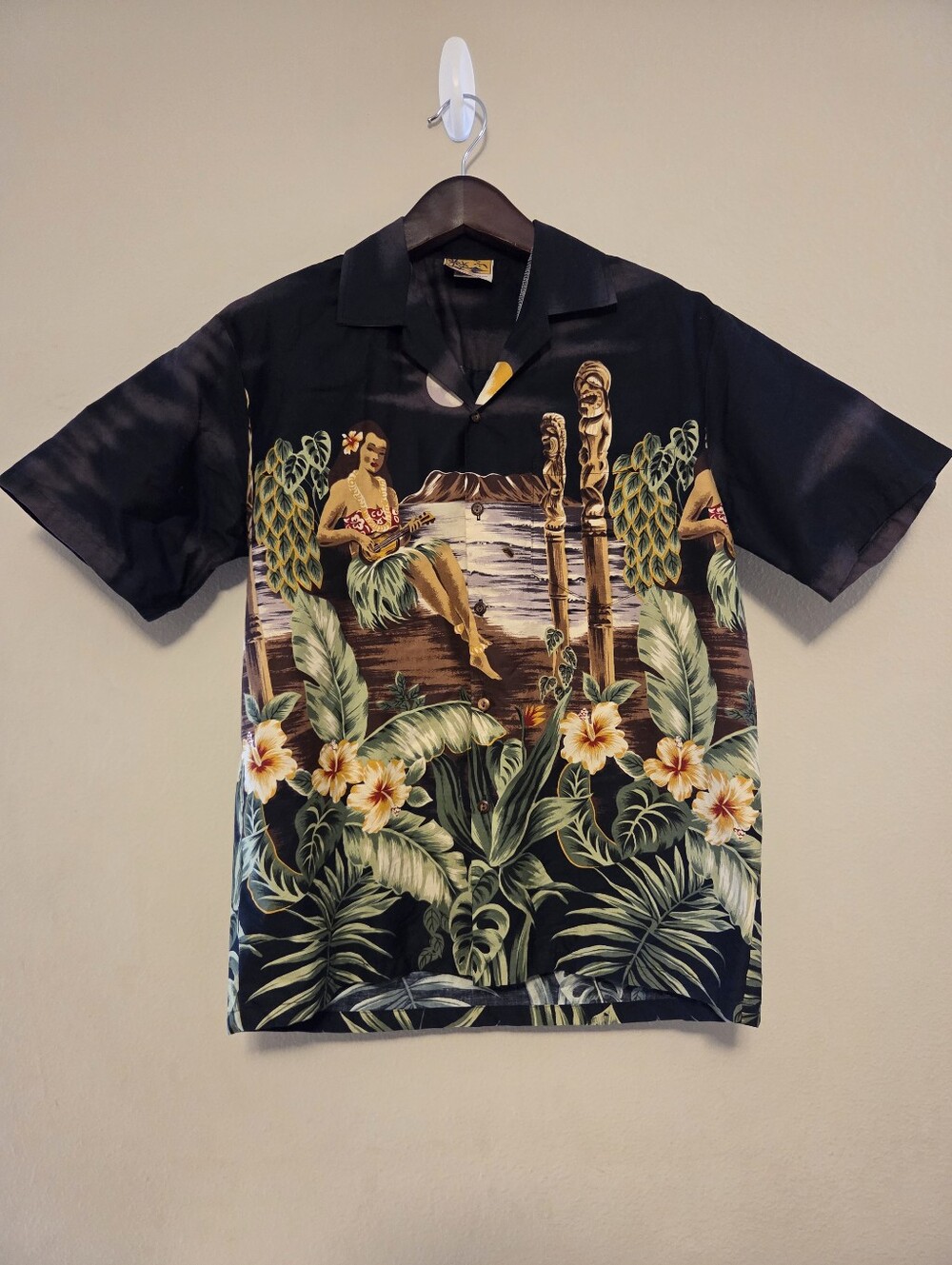 Vintage Hawaiian Shirt Large 100% Cotton Hula Girl Winnie Fashion USA Made